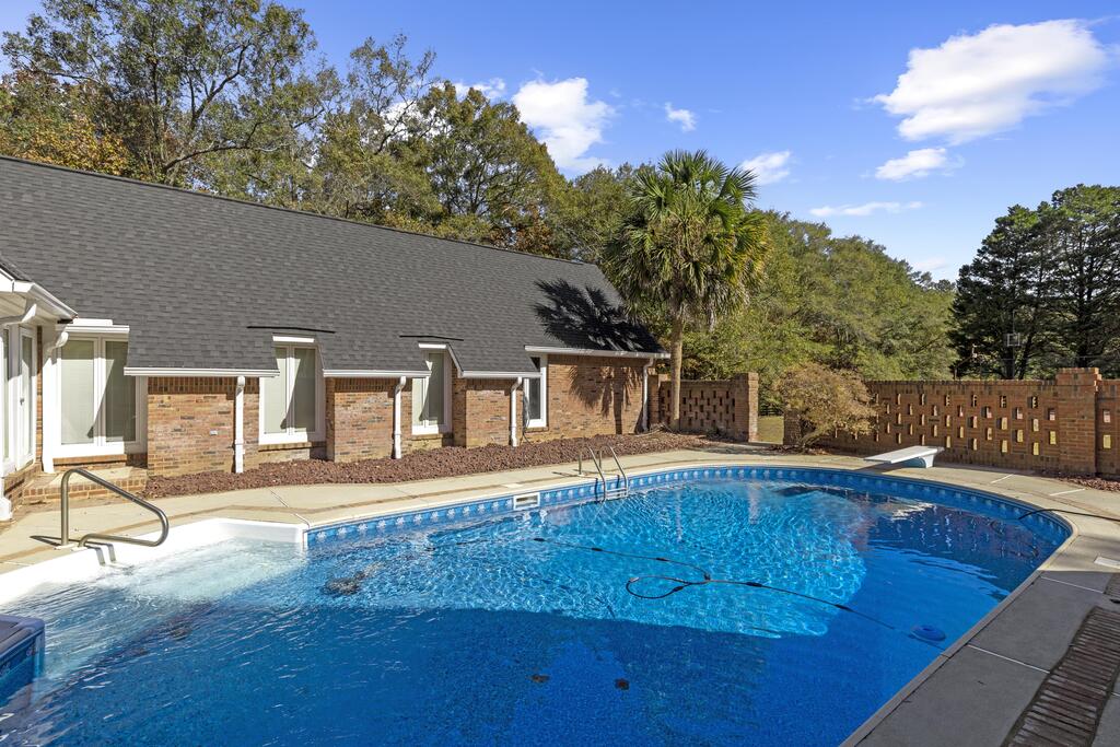 714 N Shady Lane