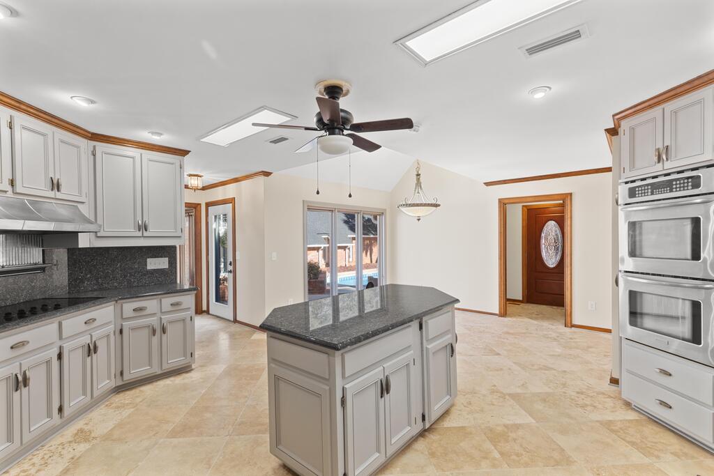 714 N Shady Lane