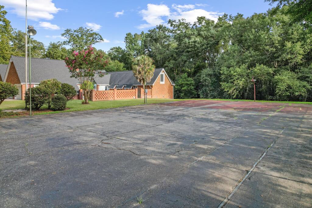 714 N Shady Lane