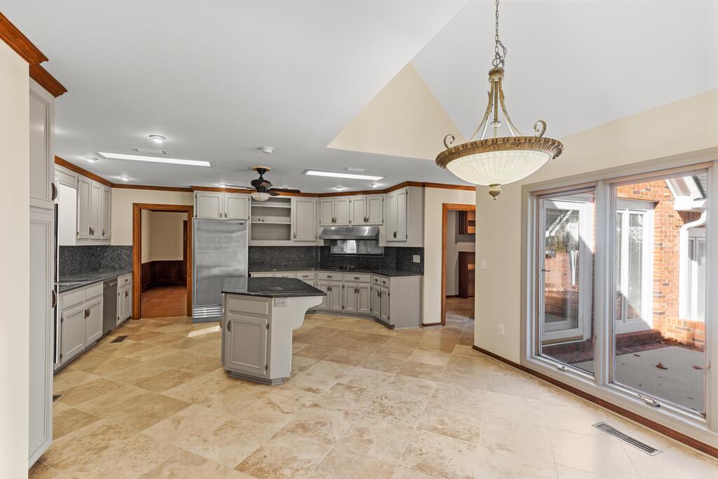 714 N Shady Lane