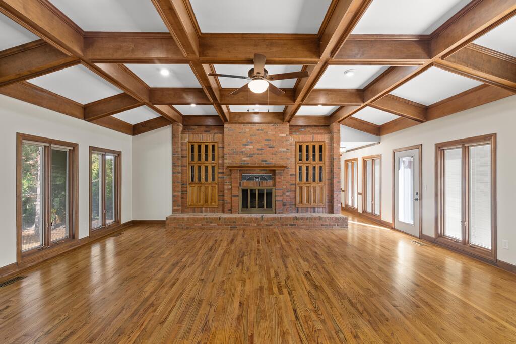 714 N Shady Lane