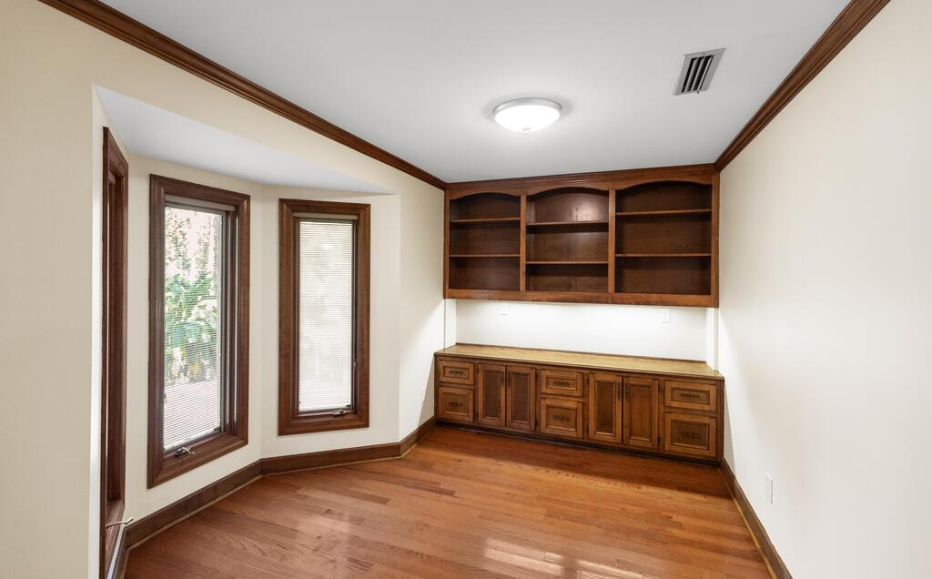714 N Shady Lane