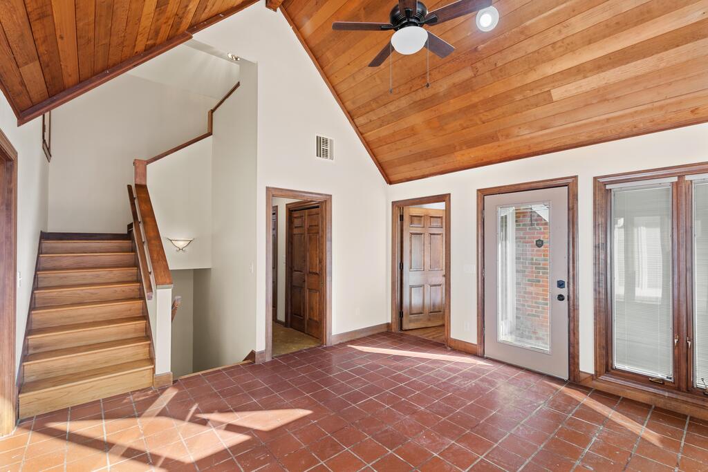 714 N Shady Lane