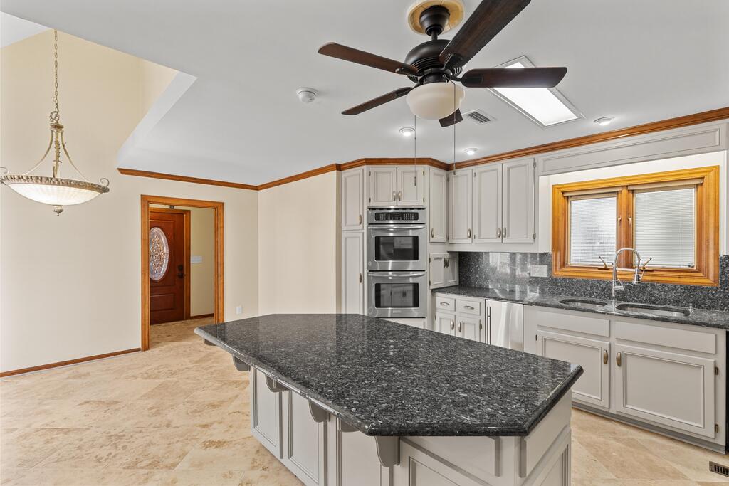 714 N Shady Lane