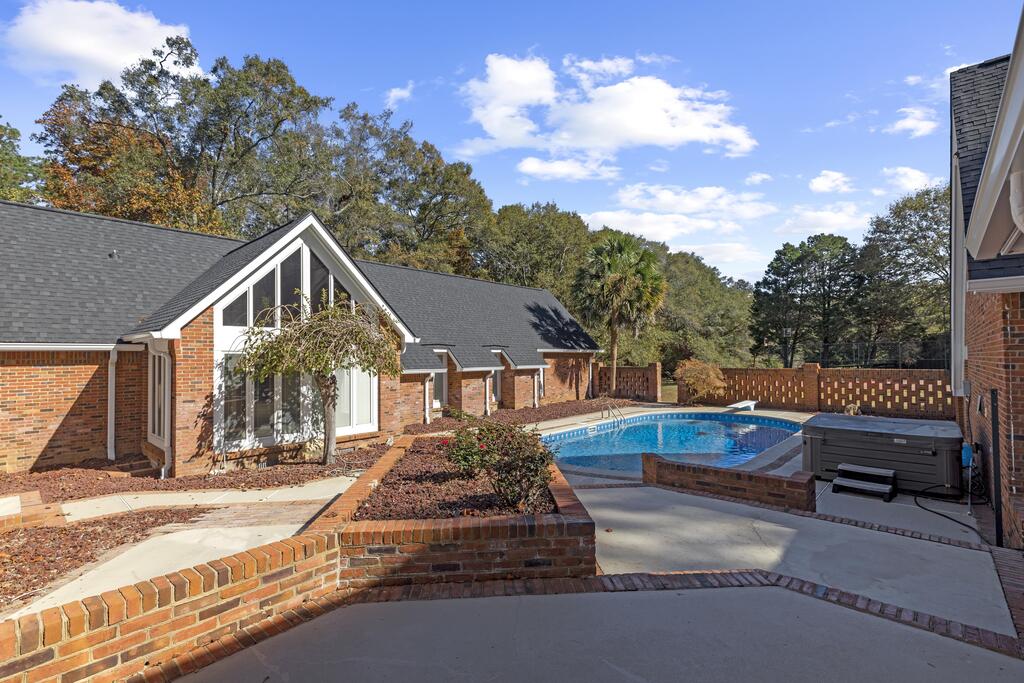 714 N Shady Lane