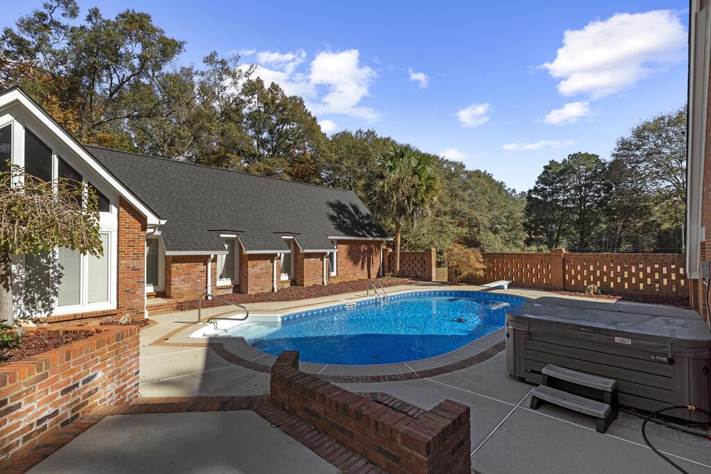 714 N Shady Lane