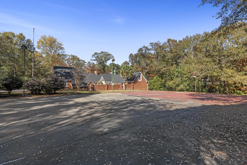714 N Shady Lane