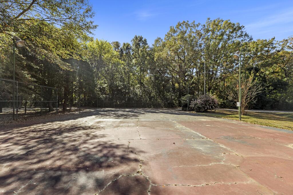 714 N Shady Lane