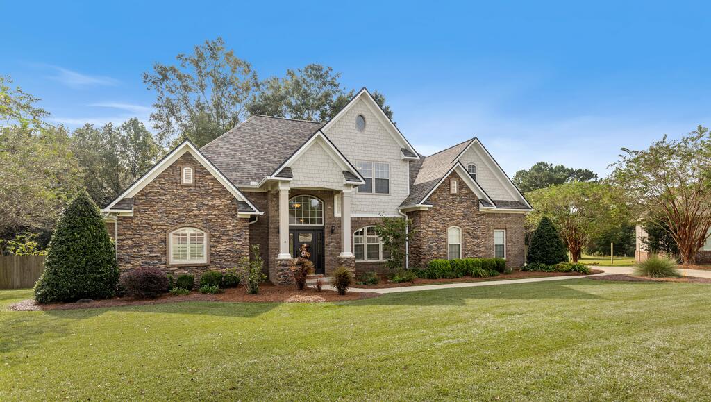 208 Glen Oaks Dr.