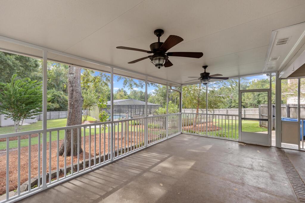 208 Glen Oaks Dr.