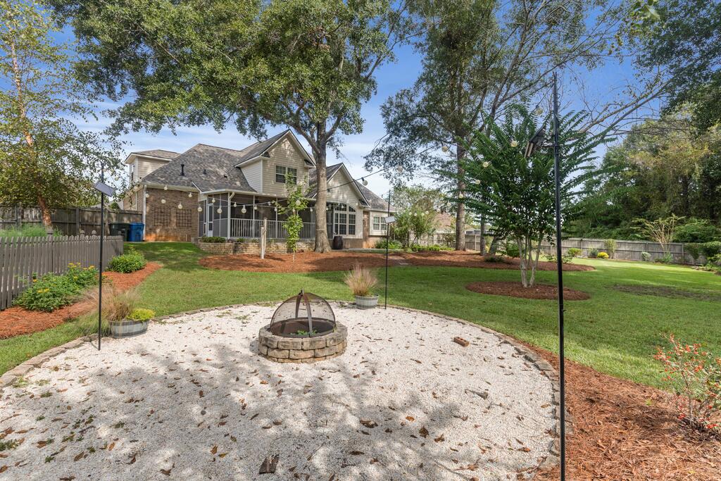 208 Glen Oaks Dr.