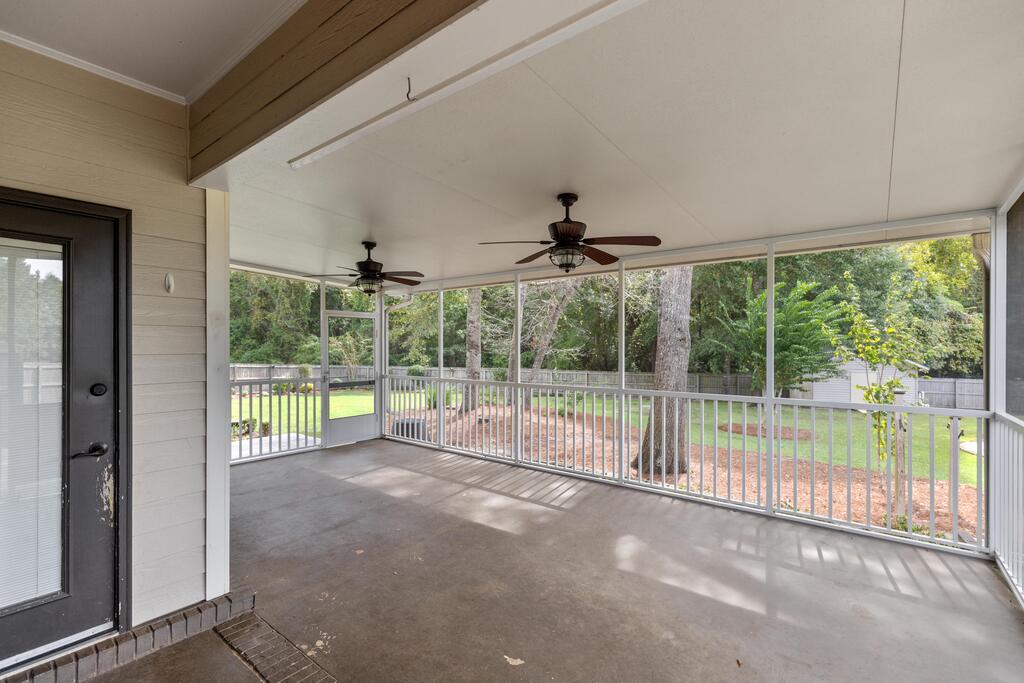 208 Glen Oaks Dr.