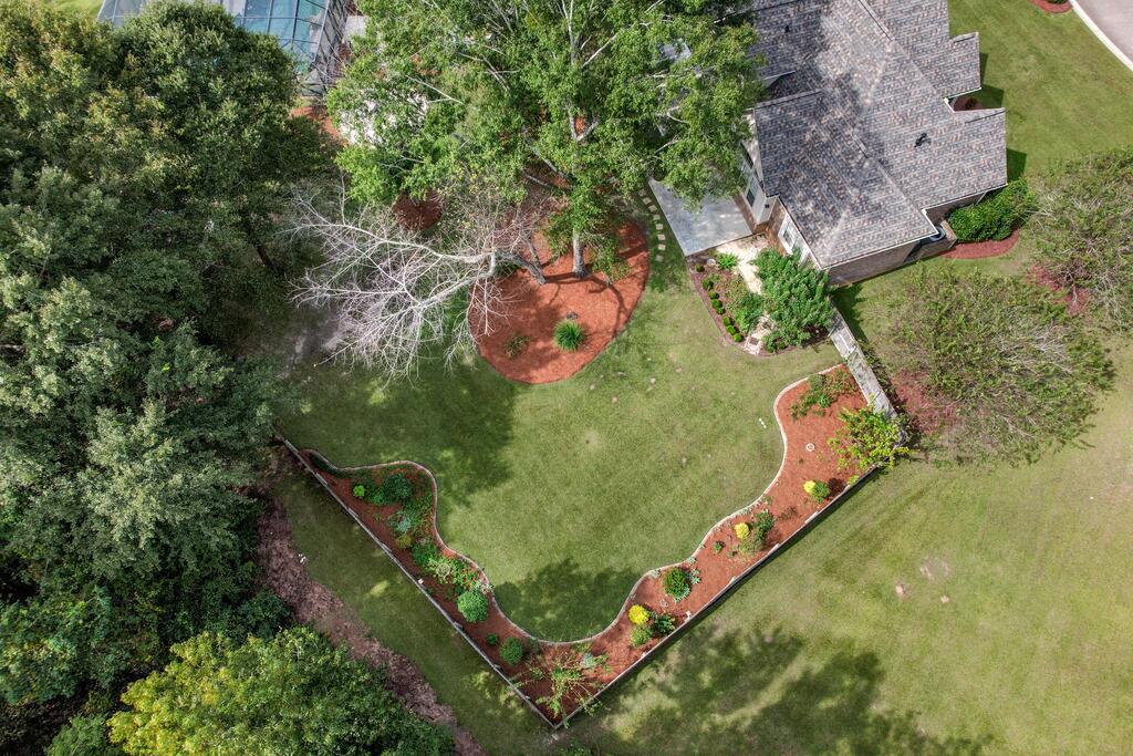 208 Glen Oaks Dr.