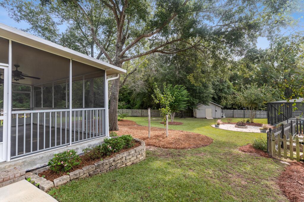 208 Glen Oaks Dr.