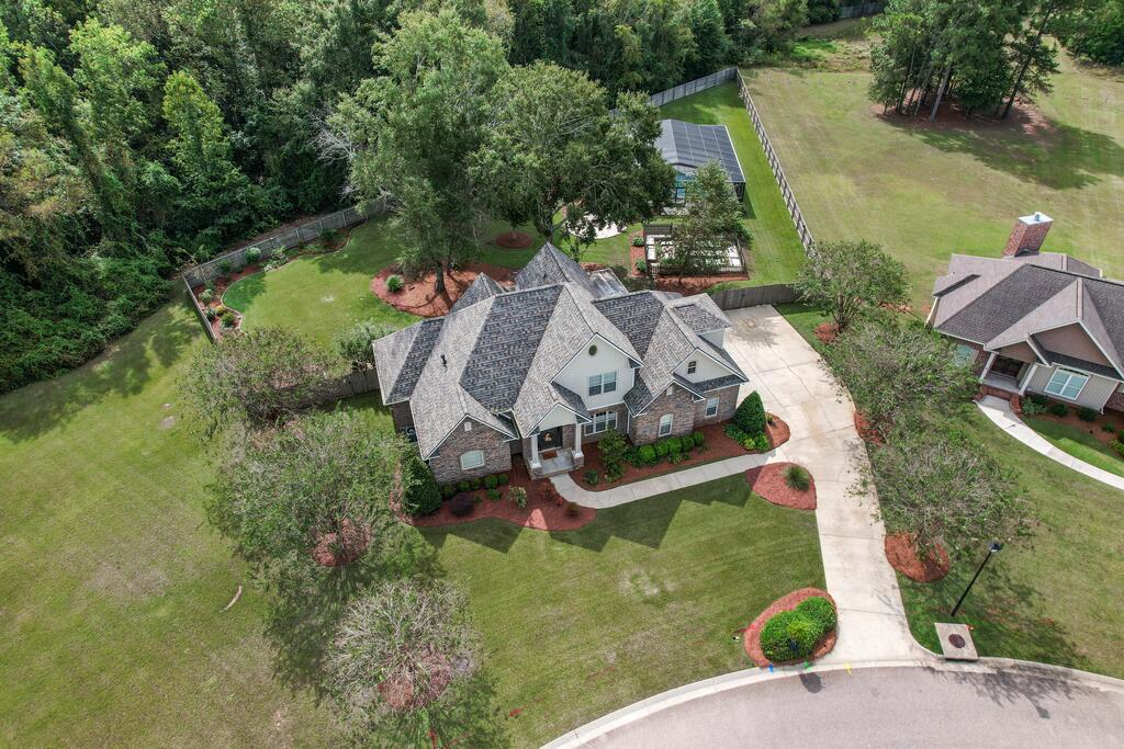 208 Glen Oaks Dr.