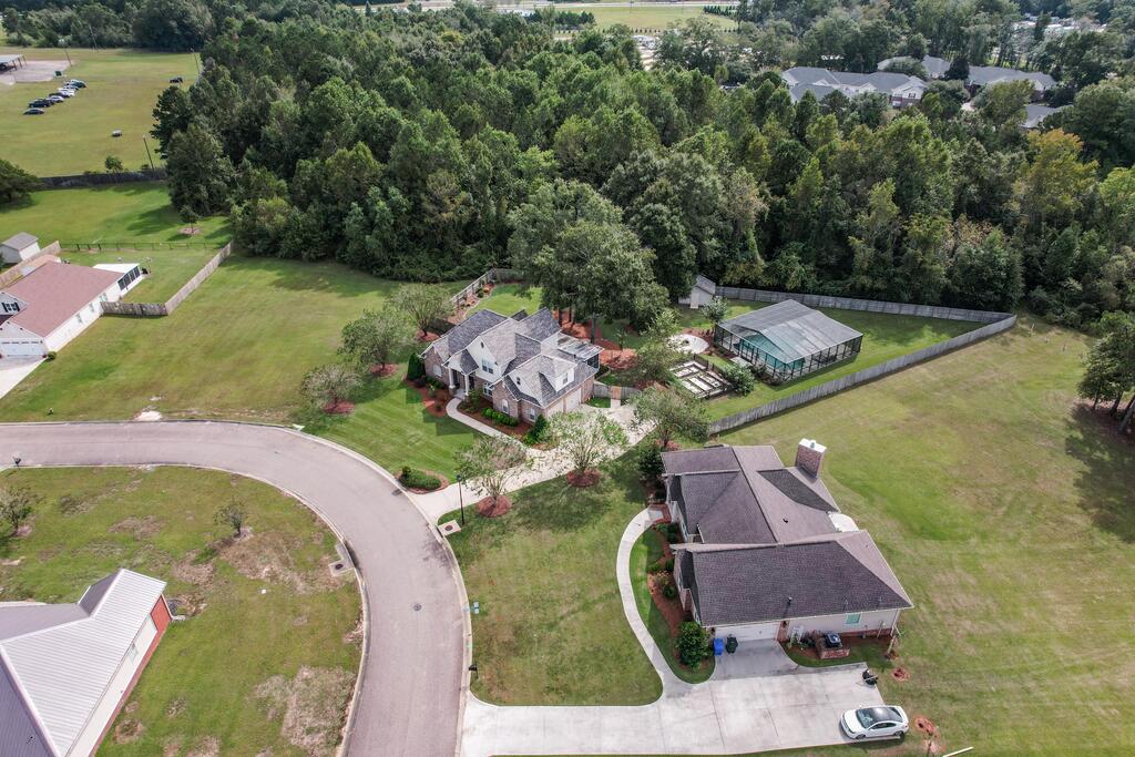 208 Glen Oaks Dr.