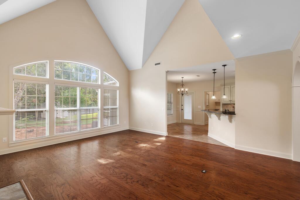 208 Glen Oaks Dr.