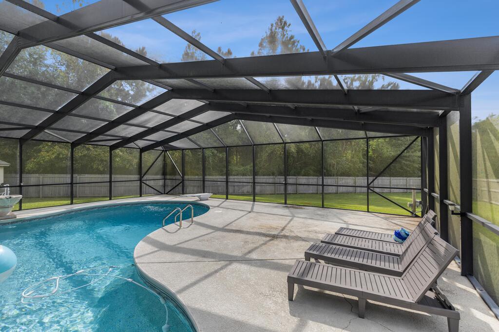 208 Glen Oaks Dr.