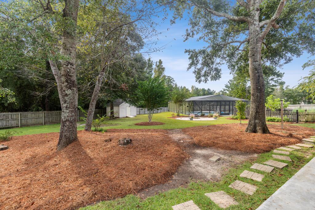 208 Glen Oaks Dr.