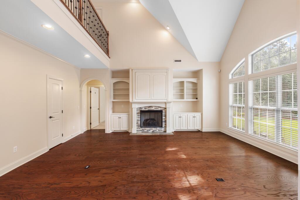 208 Glen Oaks Dr.