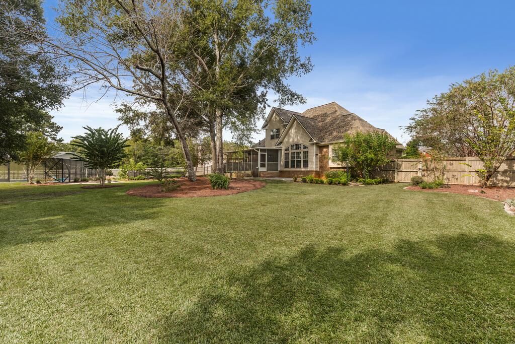 208 Glen Oaks Dr.