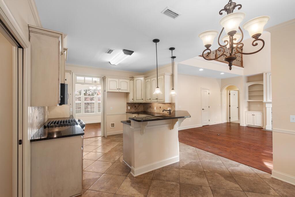 208 Glen Oaks Dr.