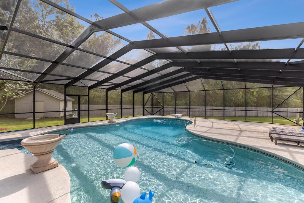 208 Glen Oaks Dr.