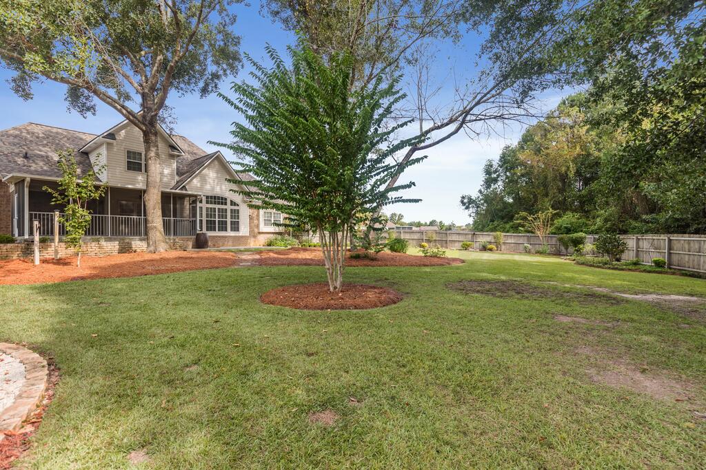 208 Glen Oaks Dr.