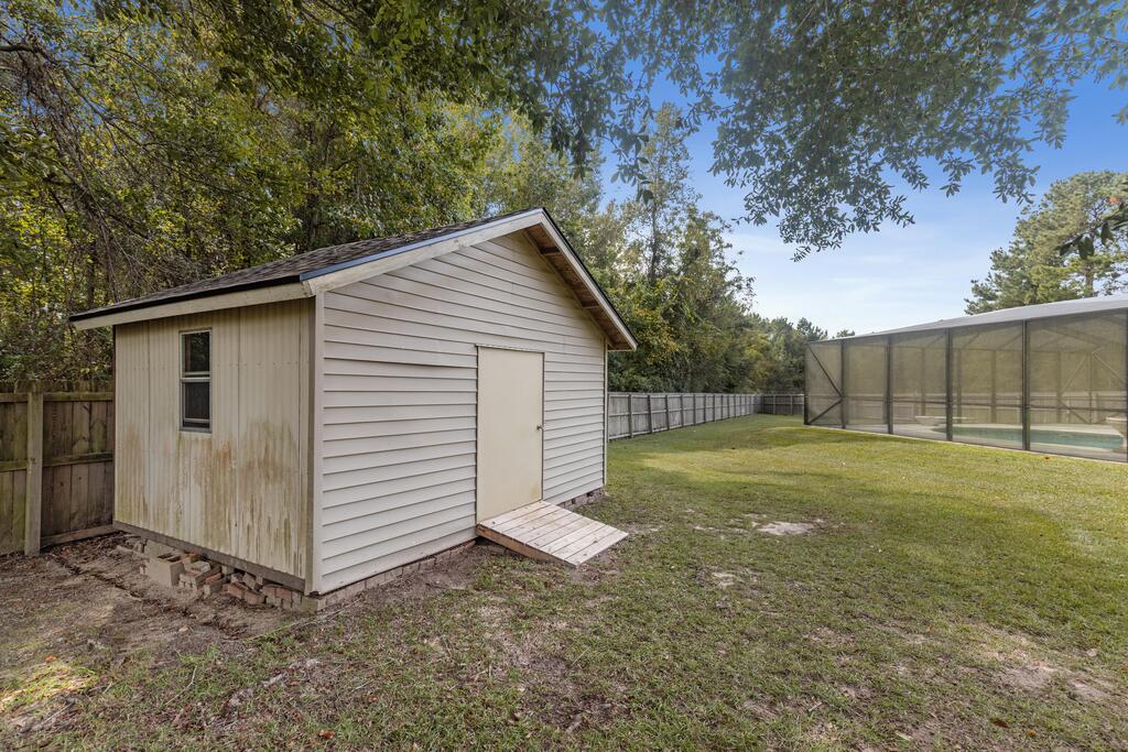 208 Glen Oaks Dr.
