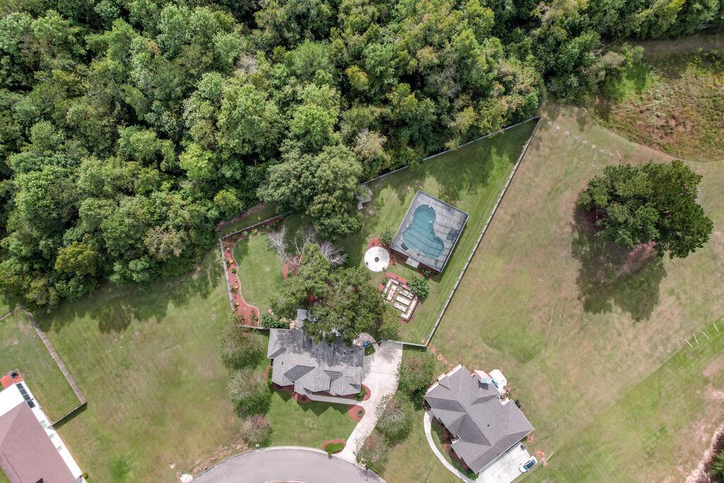 208 Glen Oaks Dr.