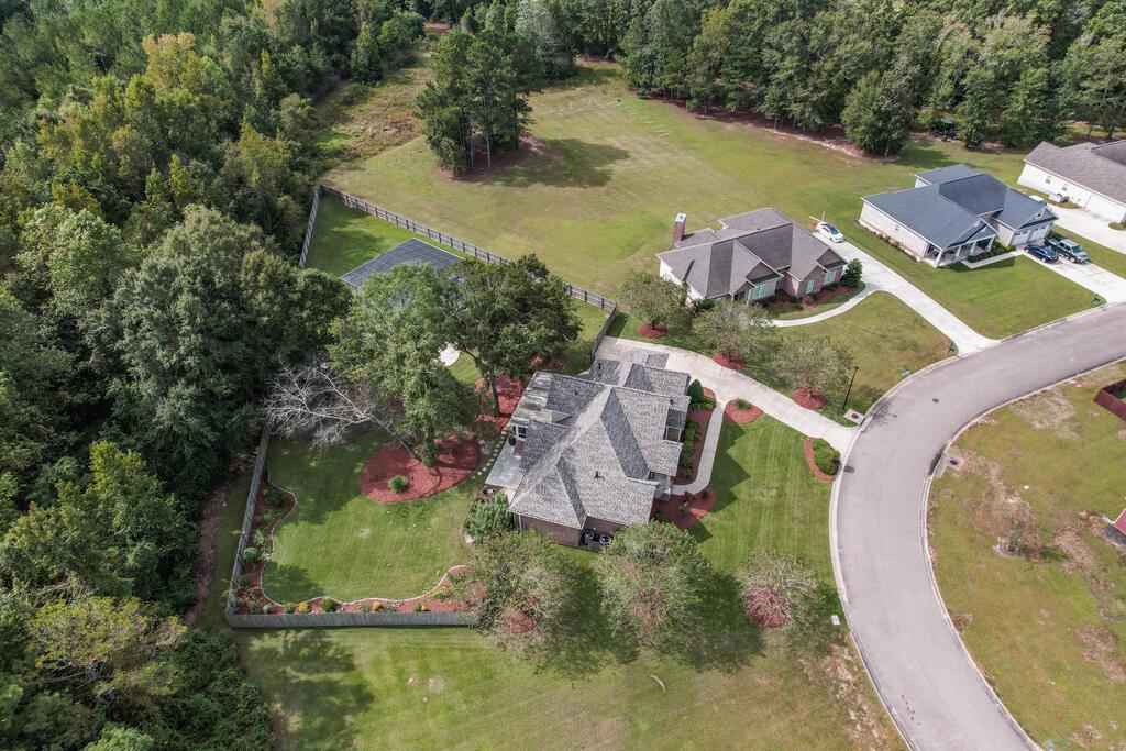 208 Glen Oaks Dr.