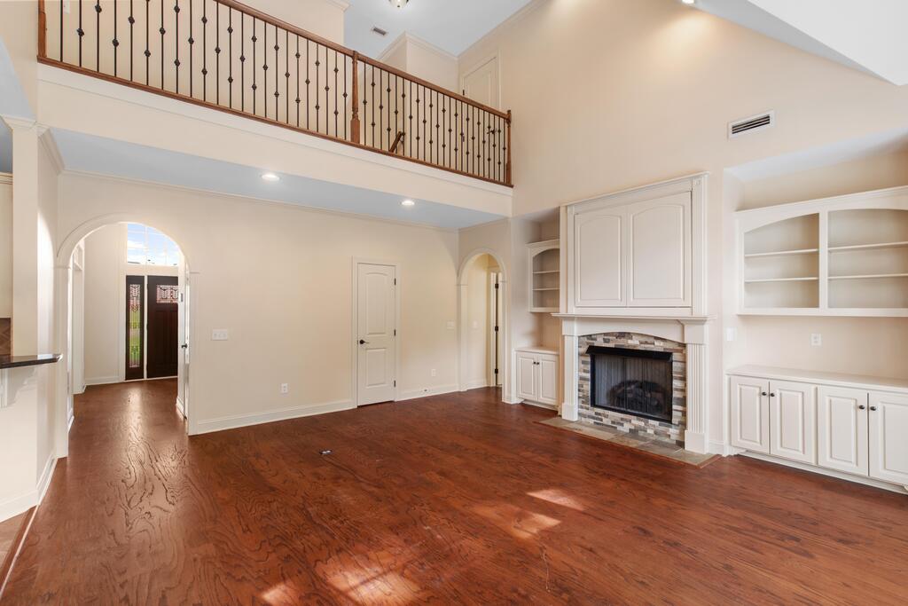 208 Glen Oaks Dr.