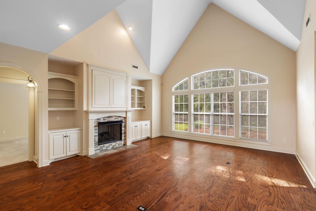 208 Glen Oaks Dr.