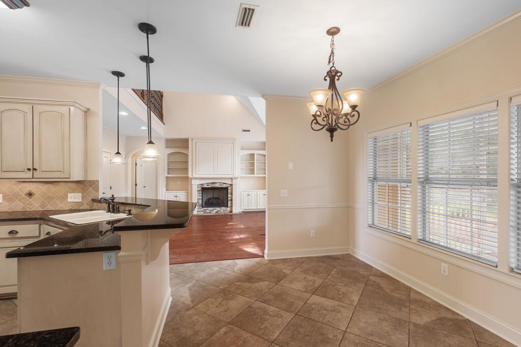 208 Glen Oaks Dr.