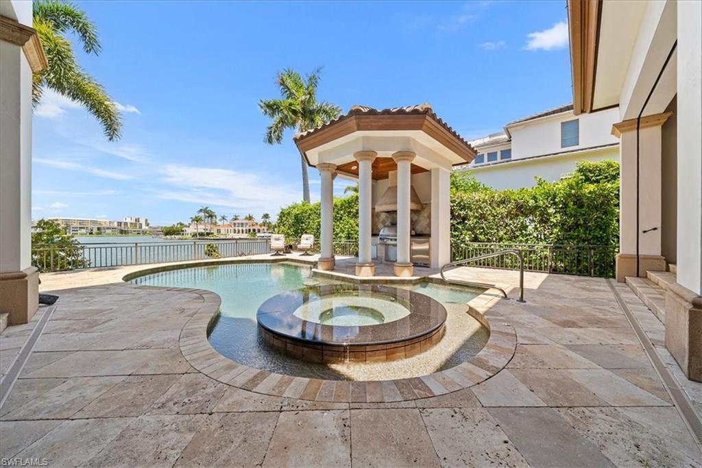 3111 Leeward LN