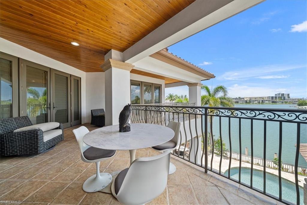 3111 Leeward LN