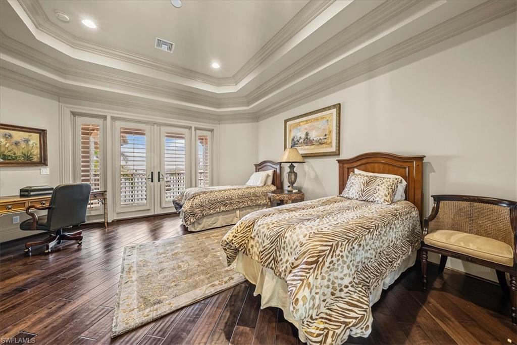 3111 Leeward LN