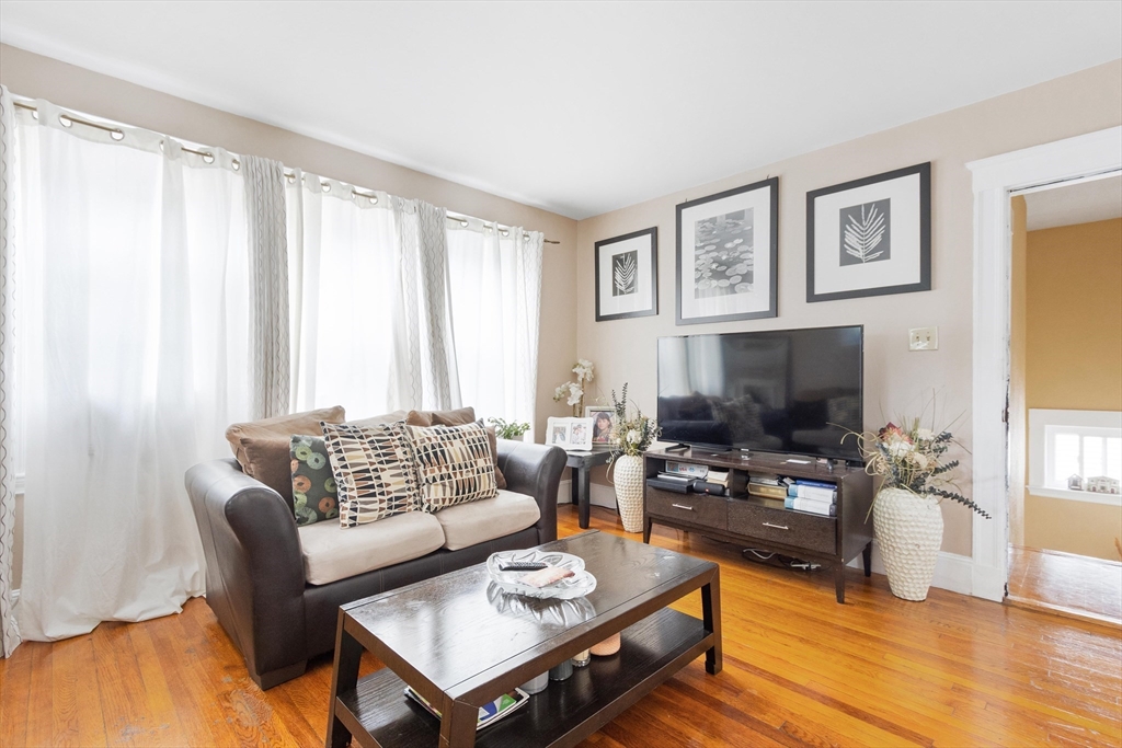 40 Manning St