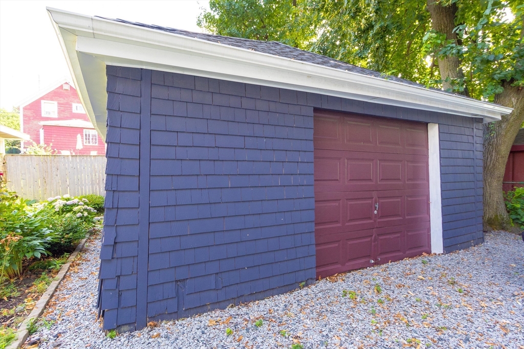 40 Manning St