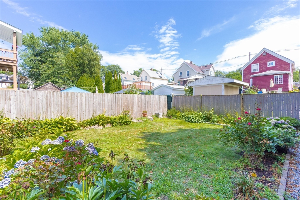 40 Manning St