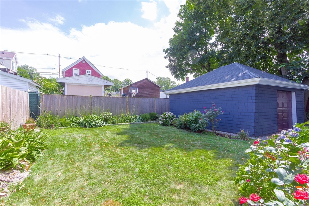 40 Manning St