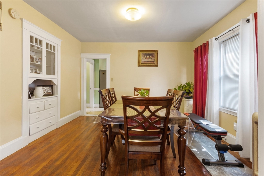 40 Manning St