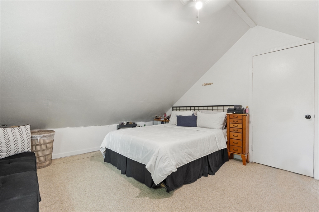 40 Manning St
