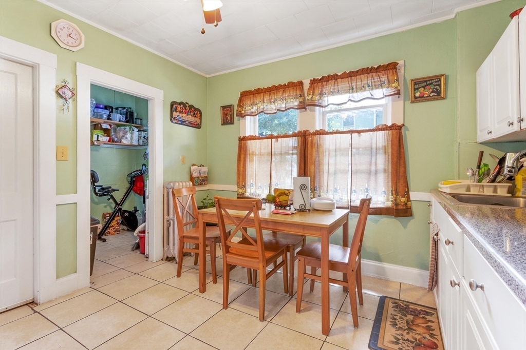 40 Manning St