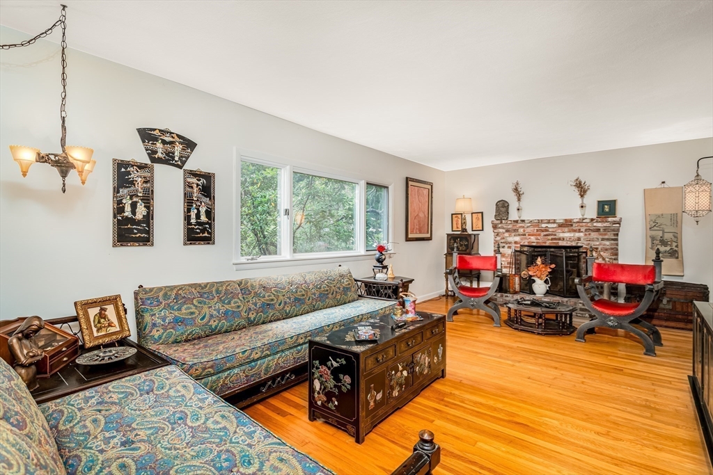 157 Wilshire Dr