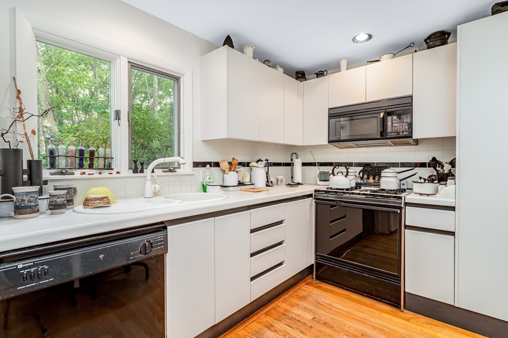 157 Wilshire Dr