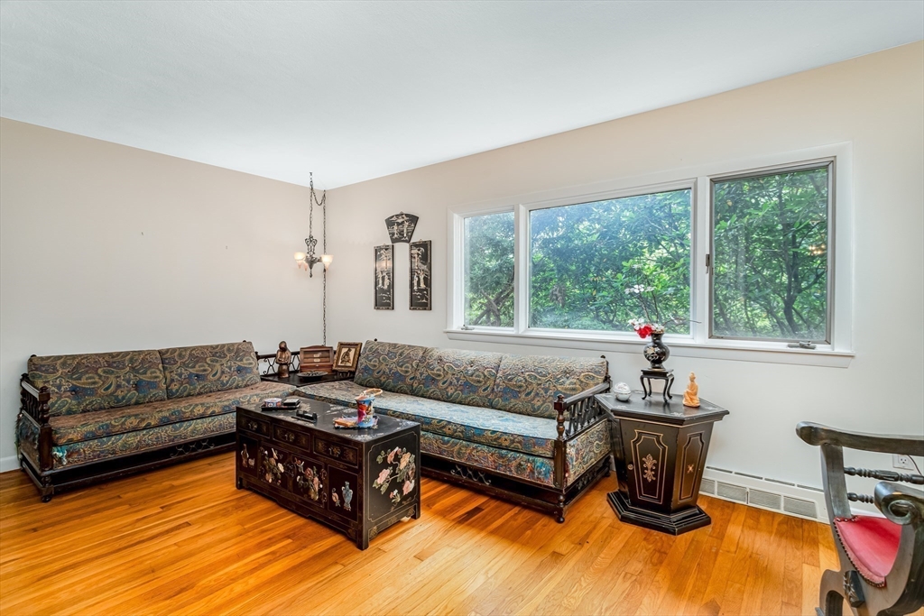 157 Wilshire Dr