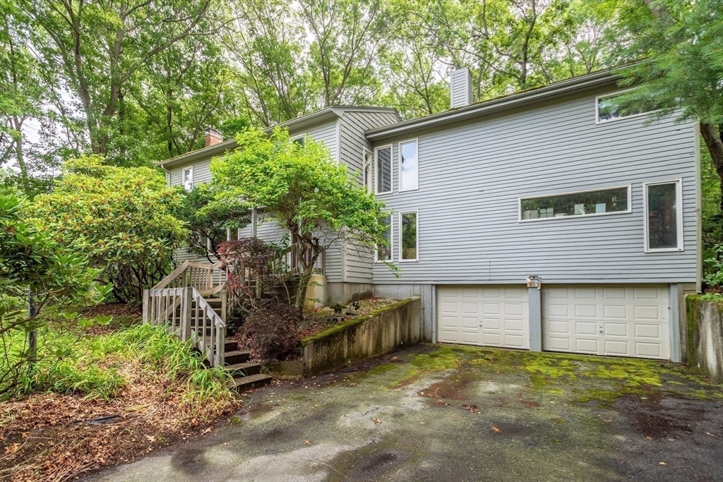 157 Wilshire Dr