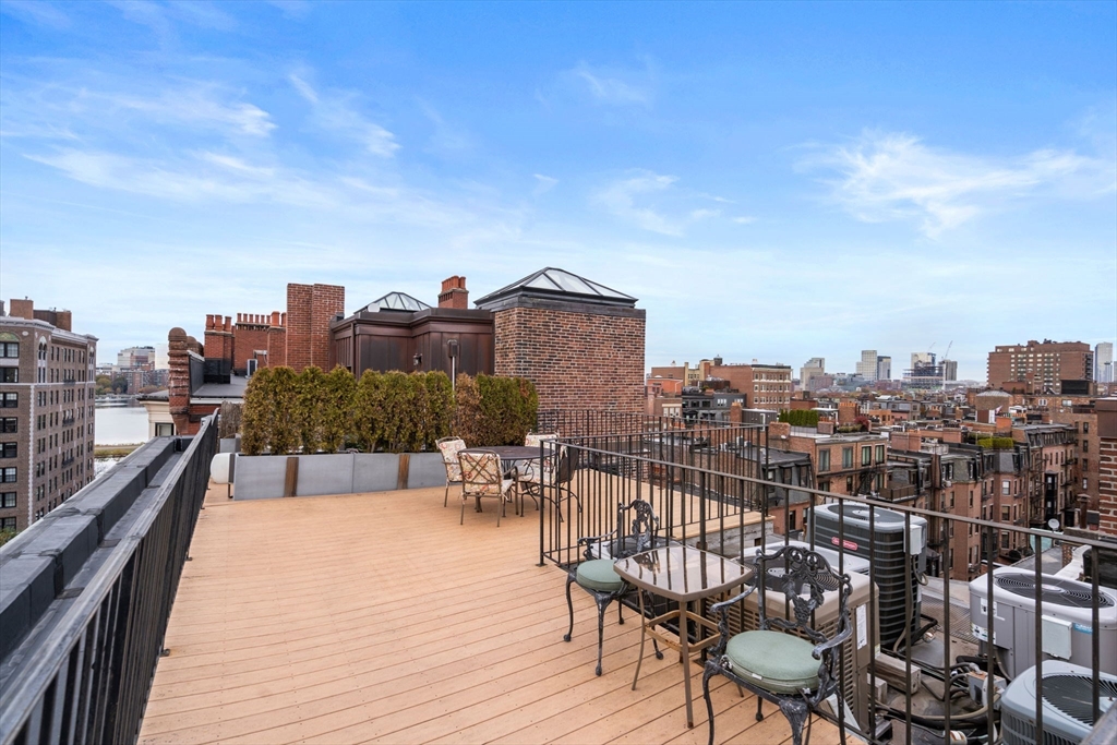 199 Marlborough # 102