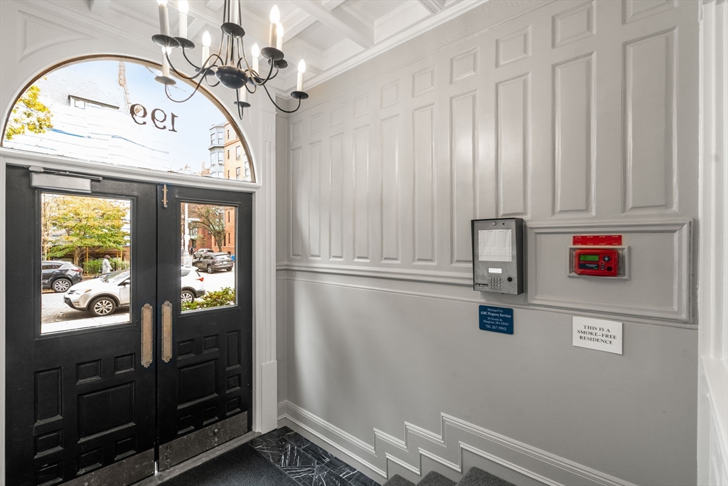 199 Marlborough # 102
